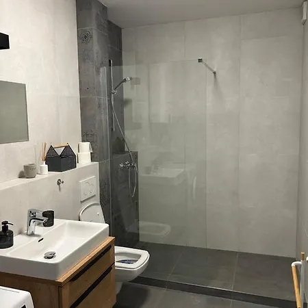 Rosarian * Hruba Borsa